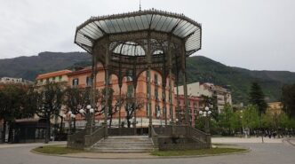 Denunciato Il Padre Del Bambin