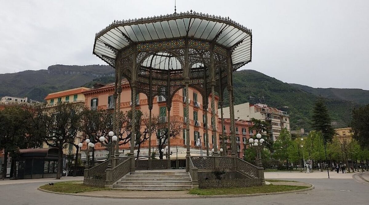 Denunciato Il Padre Del Bambin