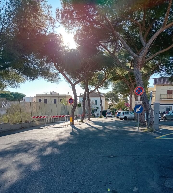 Divieto Di Sosta In Via Della