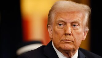 Donald Trump Si Insedia3A Allea