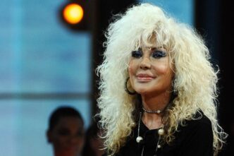 Donatella Rettore Presenta 22Di