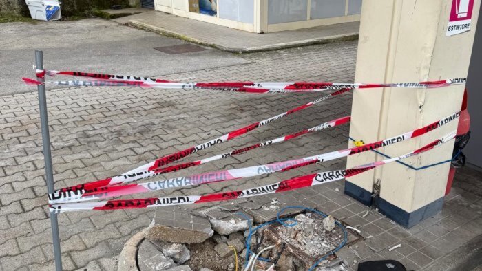 Doppio Assalto A Stazioni Di S