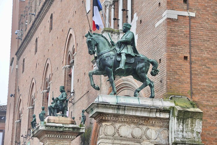 Ferrara3A Urgente Restauro Per