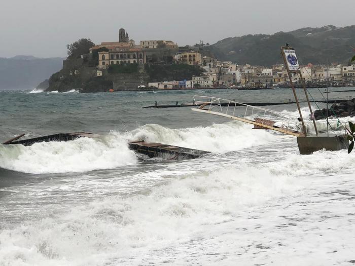 Fortunale Devasta Le Eolie3A Da