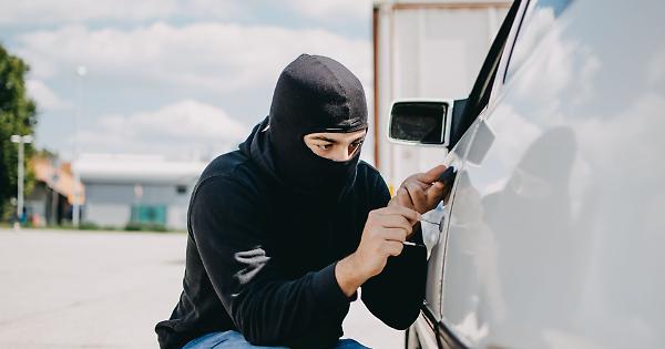 Furto D27Auto A Torino3A Arresta