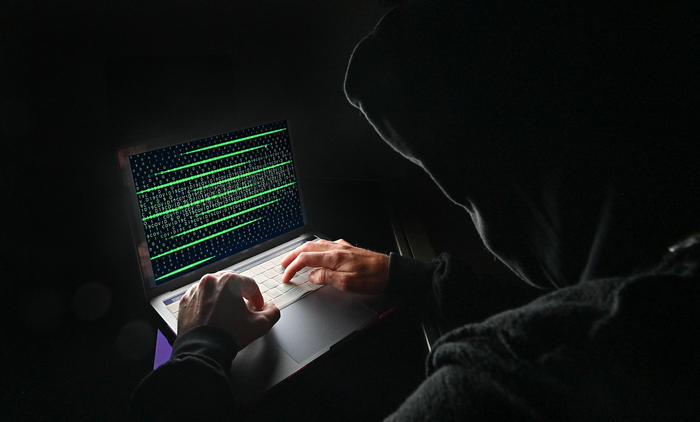 Giovane Hacker Di Cesena Modif