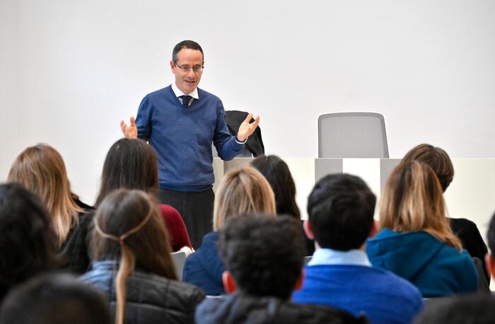 Gli Studenti Del Liceo Tacito