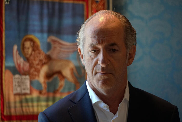 Il Dibattito Sui Mandati Regio