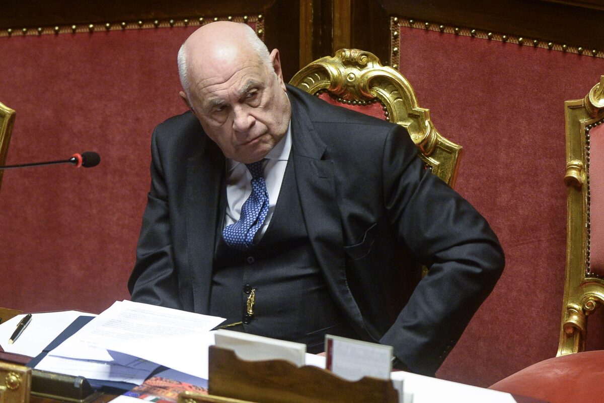 Il Governo Italiano Si Confron