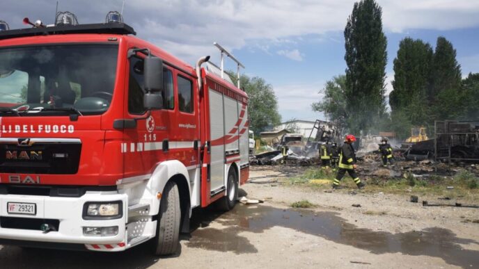 Incendio Devasta Azienda A Mas