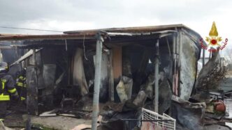 Incendio Nel Campo Rom Di Cast