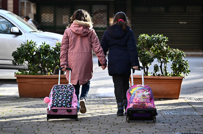 Inchiesta Su Docente Accusato 1