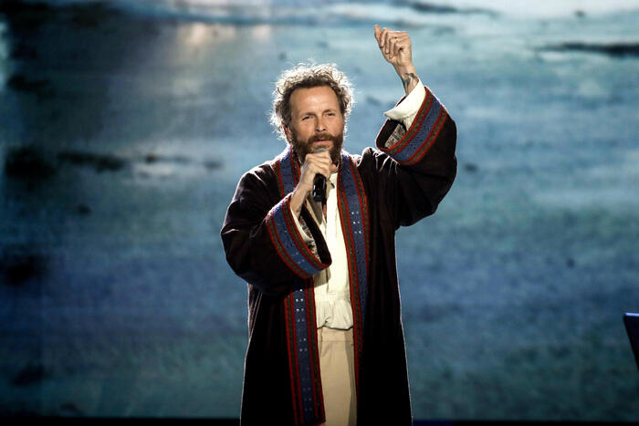 Jovanotti Apre Il Festival Di