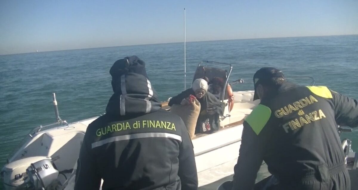 La Befana Arriva Dal Mare3A L27E