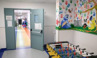 La Befana Porta Doni Ai Piccol