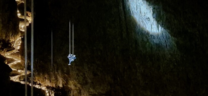 La Befana Scende Nella Grotta