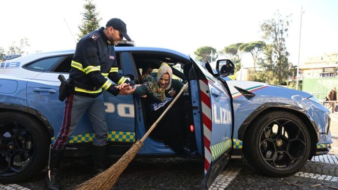 La Befana Della Polizia Di Sta