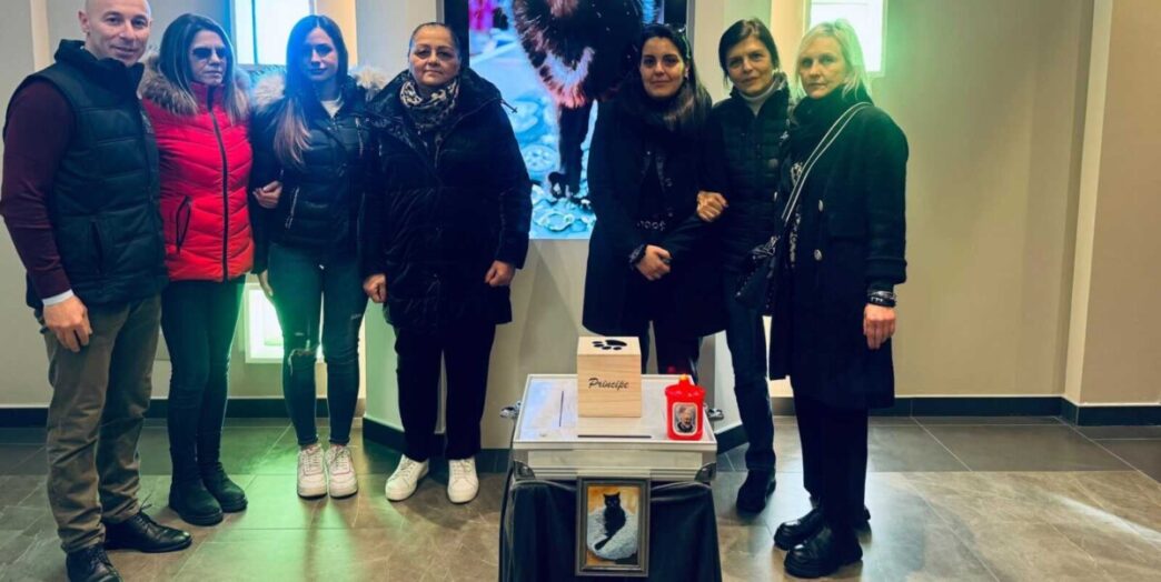 La Commovente Cerimonia Funebr