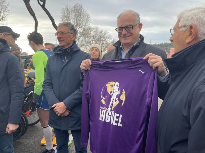 La Corsa Di Miguel3A Una Manife