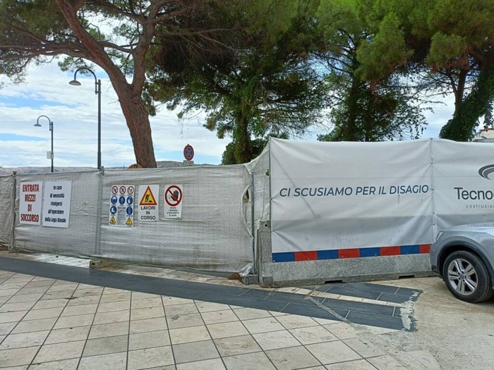 Lavori Per La Piscina Sul Lung
