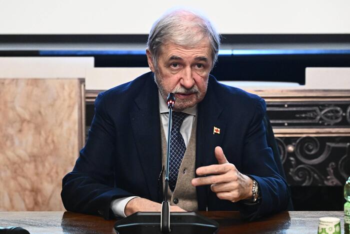 Marco Bucci Commemora Il Sinda