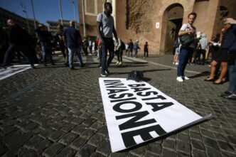 Milano In Agitazione Per Il Re