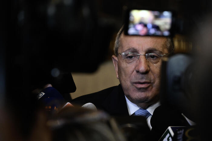 Napoli2C Il Prefetto Annuncia T