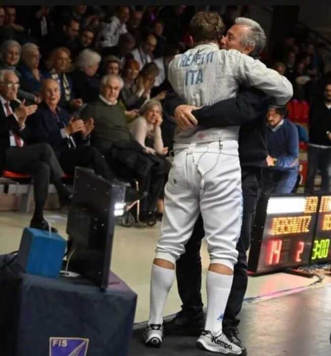 Napoli Dice Addio Al Club Sche
