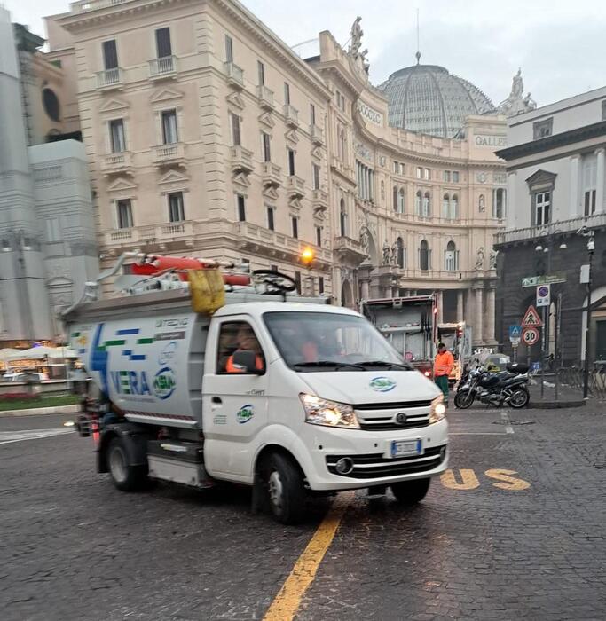 Napoli Si Rialza Dopo Capodann
