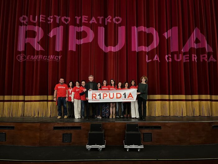 Napoli Si Schiera Contro La Gu
