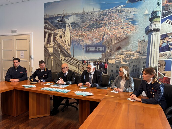 Nuova Campagna Della Polizia C