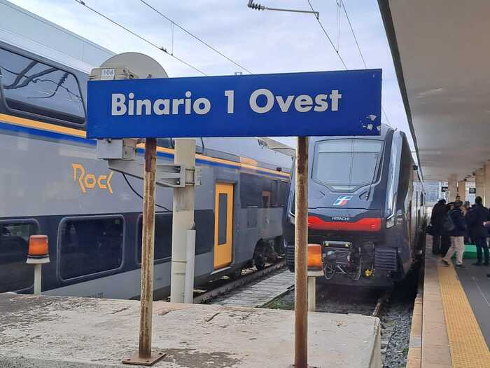 Nuovo Treno Rock Per Collegare