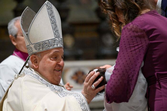 Papa Francesco Battezza 21 Bam