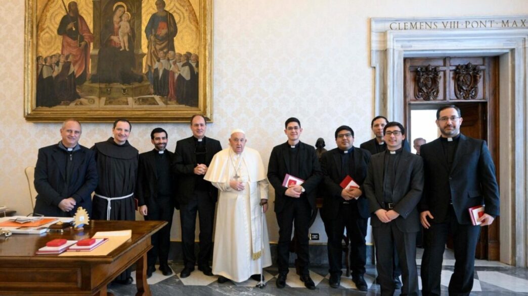 Papa Francesco Incontra Il Col