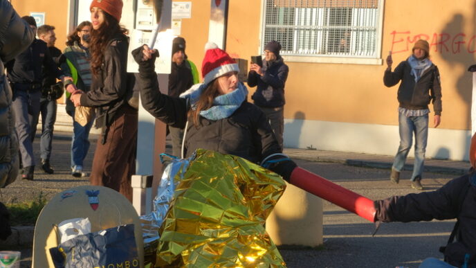Protesta A Brescia Contro Leon