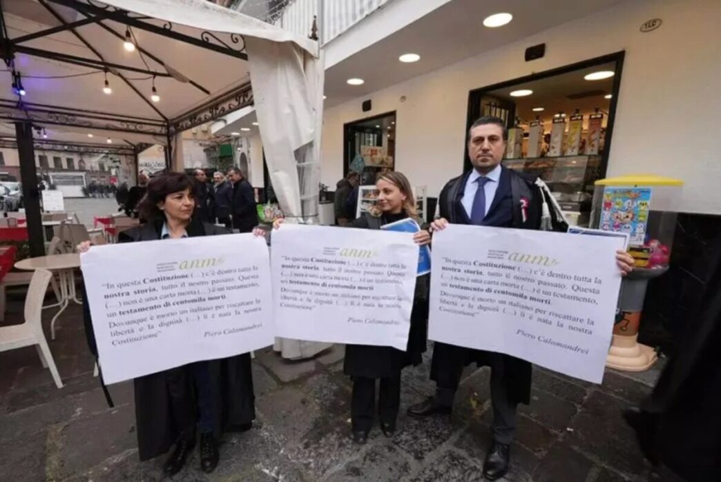 Protesta Silenziosa Dei Magist