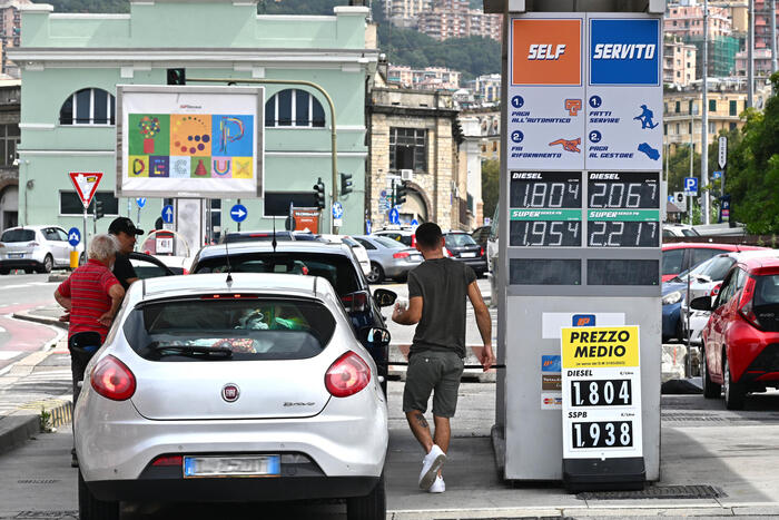 Proteste In Crescita Per Anoma