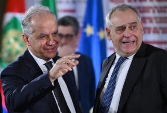 Quindici Ambulanti Abusivi Den
