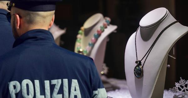 Rapina In Gioielleria A Torino
