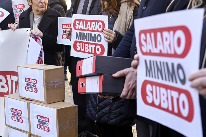 Rinvio Della Proposta Di Salar
