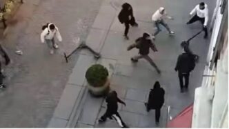 Rissa Violenta Davanti A Una G