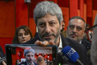 Roberto Fico3A Al Centro Della