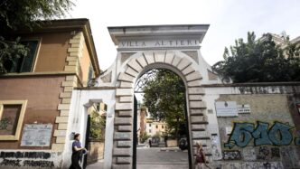 Roma Affronta La Questione Deg