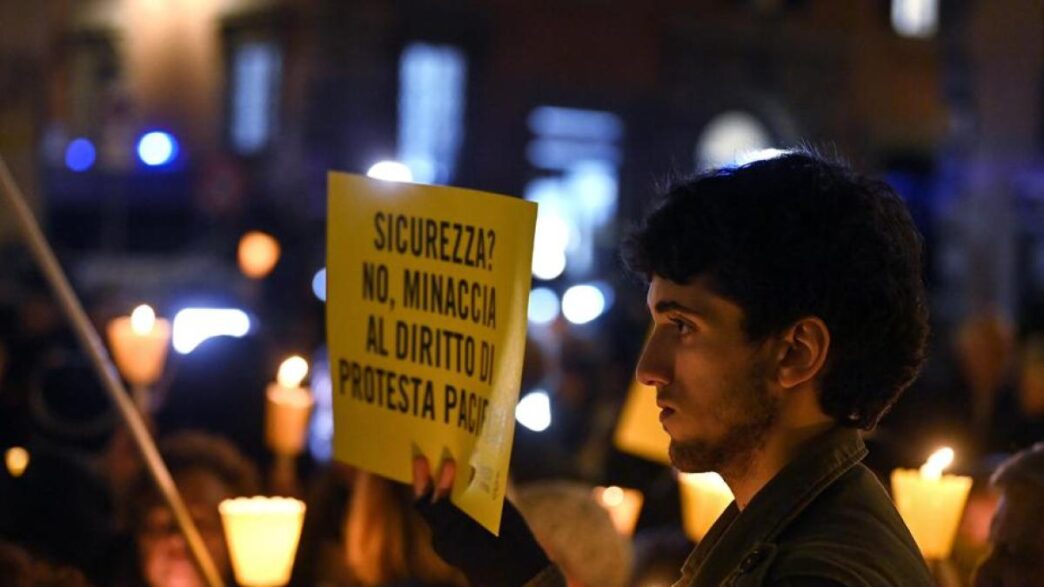 Roma In Fiaccolata3A I Manifest