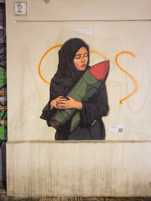 Roma Ospita 27Too Many Bombs273A