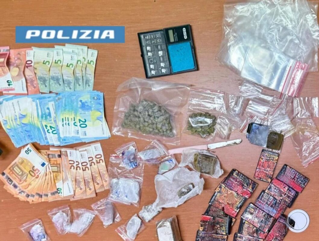 Scampia3A Arrestati Madre E Fig