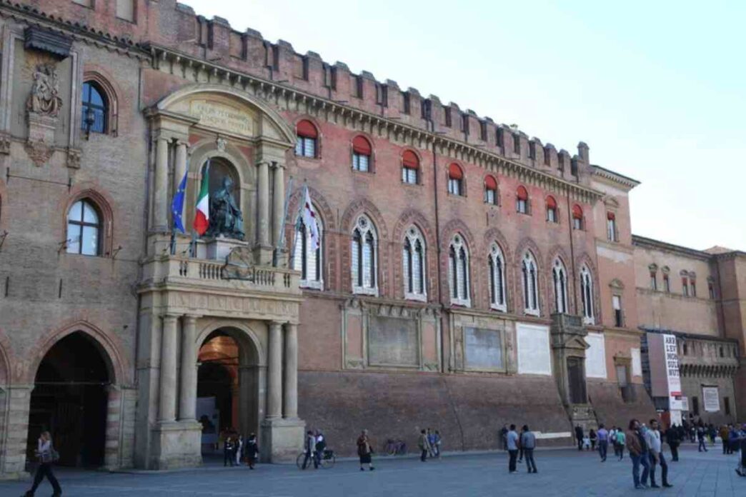 Scontro Al Comune Di Bologna3A