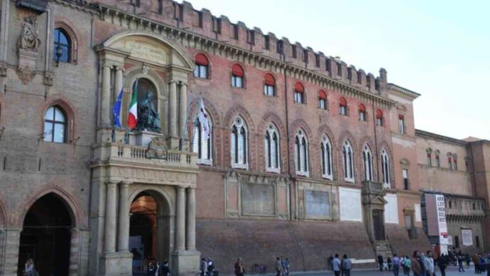 Scontro Al Comune Di Bologna3A