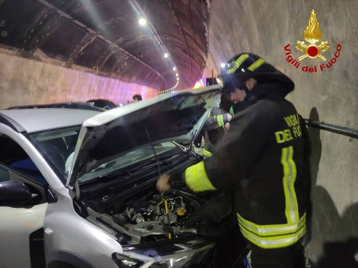 Scontro Tra Sette Auto Nella G
