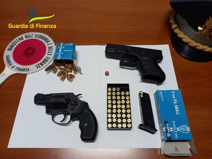Sequestrate A Nola Due Pistole